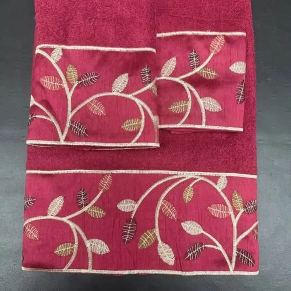 3 Piece Burgundy Towel Set Leaf Pattern (1 Bath Towel, 1 Hand Towel, 1 Washcloth